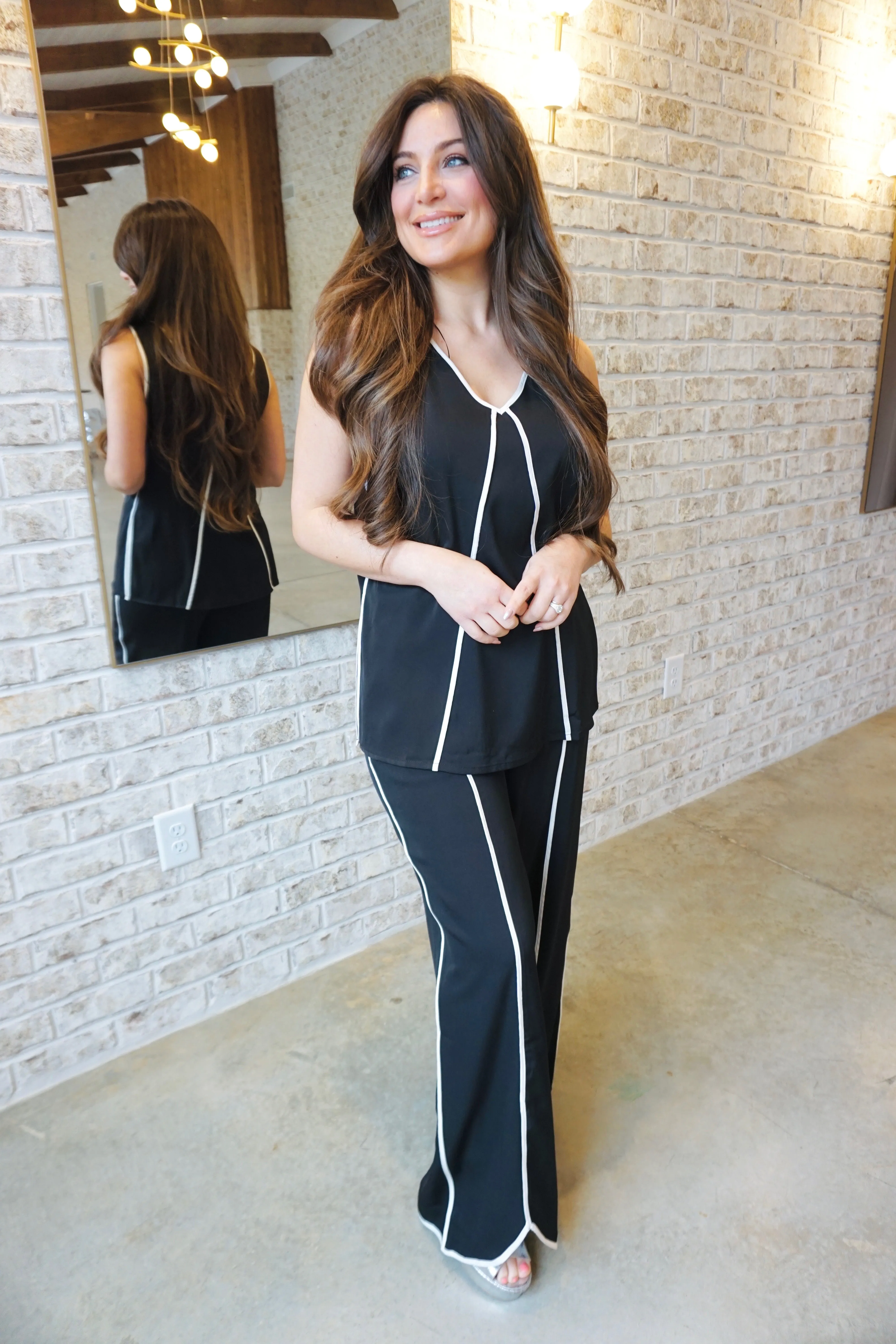 Astrid Elegance Sleeveless Tunic & Pants Set