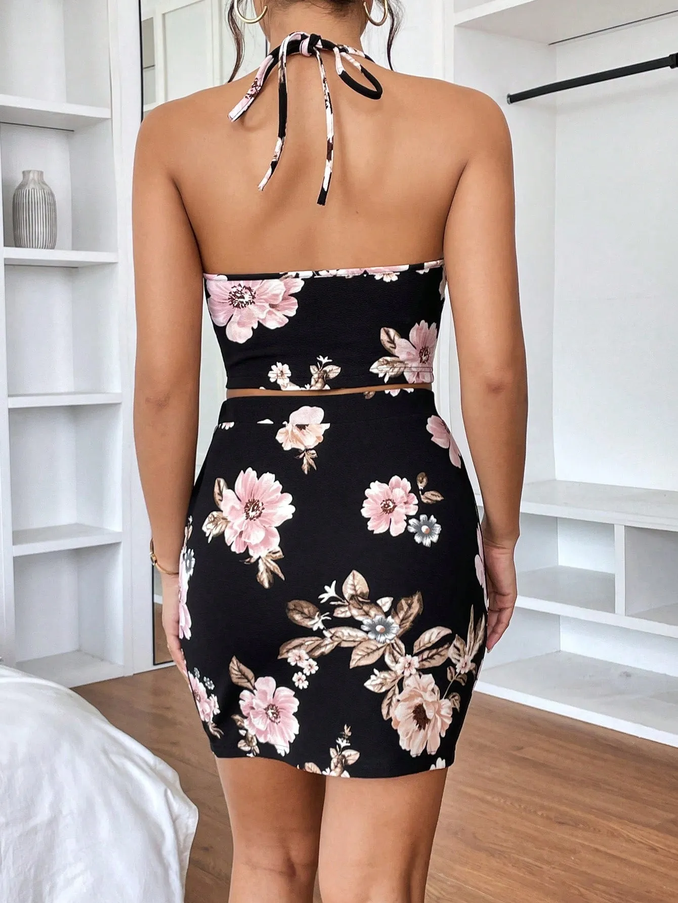 Floral Print Tie Backless Halter Top & Skirt